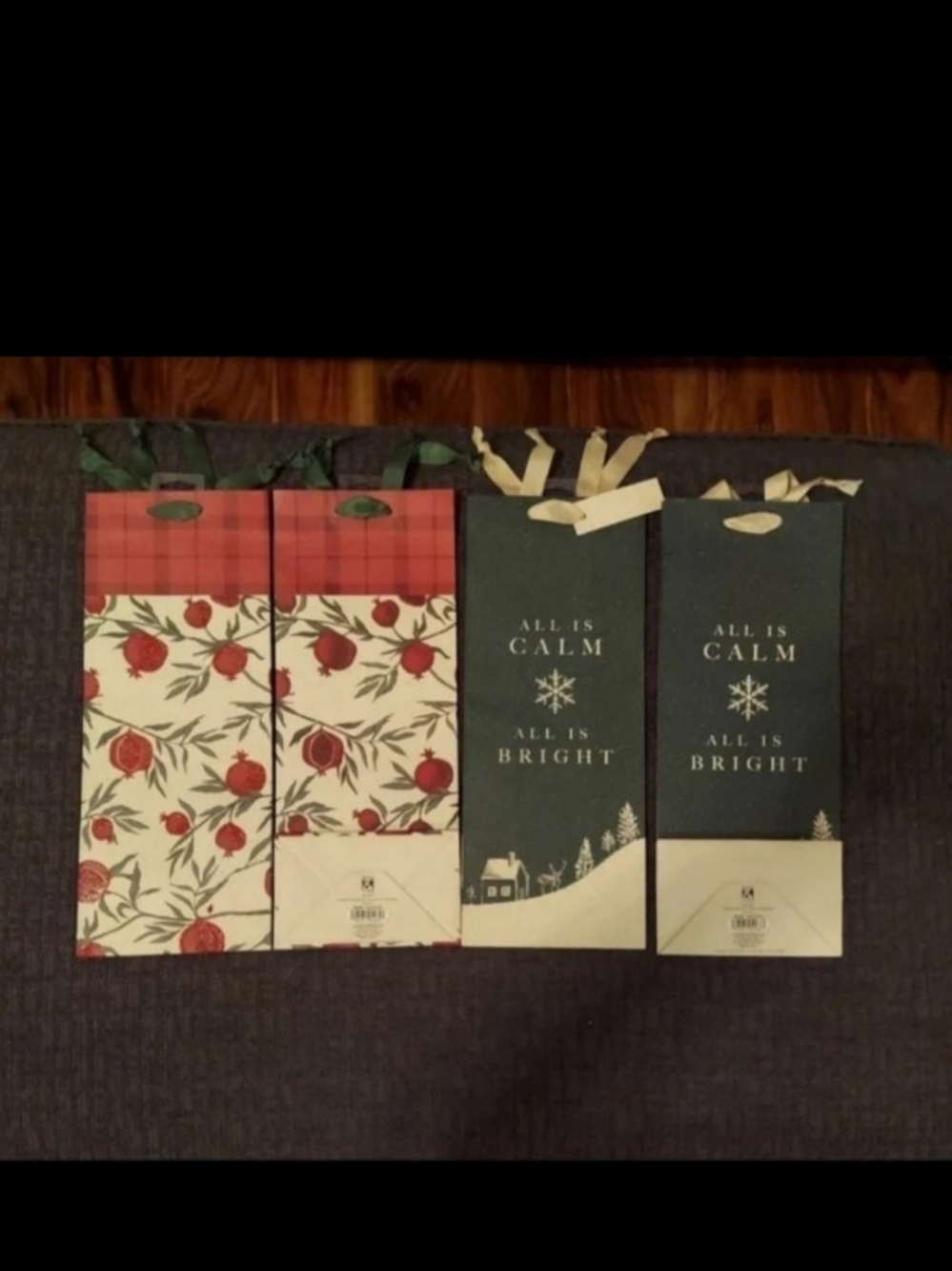 HOLIDAY POMEGRANATES SNOW SCENE WINE GIFT BAGS 13" x 5" SPARKLE SET OF 4! NWT SO